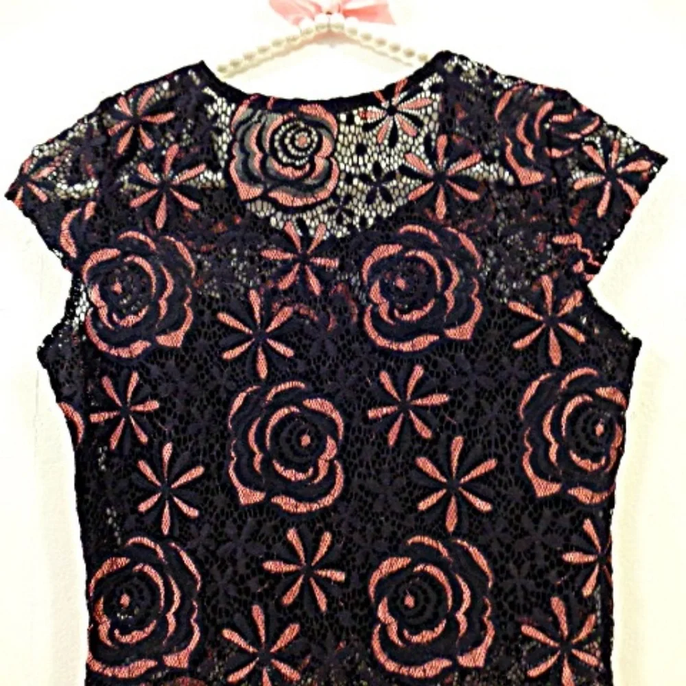 (NWOT) Black Lace Crop Top Size S - Picture 4 of 4